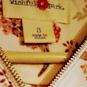 WISHFUL PARK BRAND FLORAL BLOUSE SIZE S